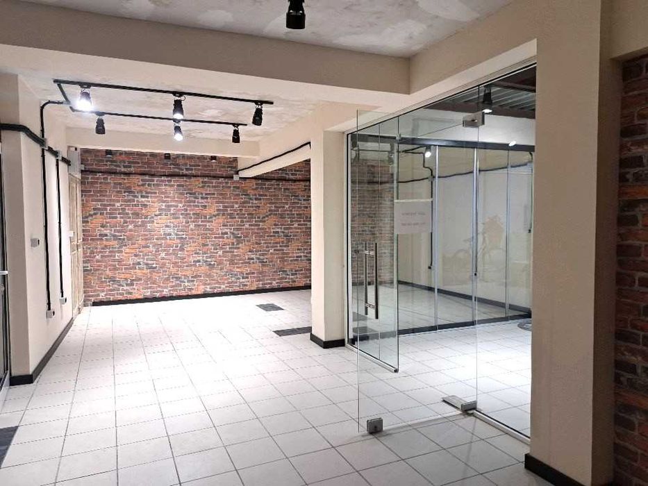 Дава се под наем Магазин в София, Център - 126 кв.м за 1200 € - Снимка #2