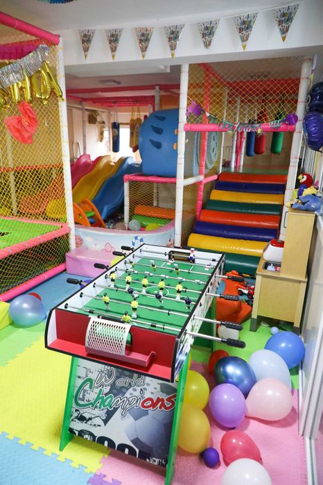 Vând afacere activă – Loc de joacă pentru copii cu piscină încălzită | Sector 2, București – URGENT