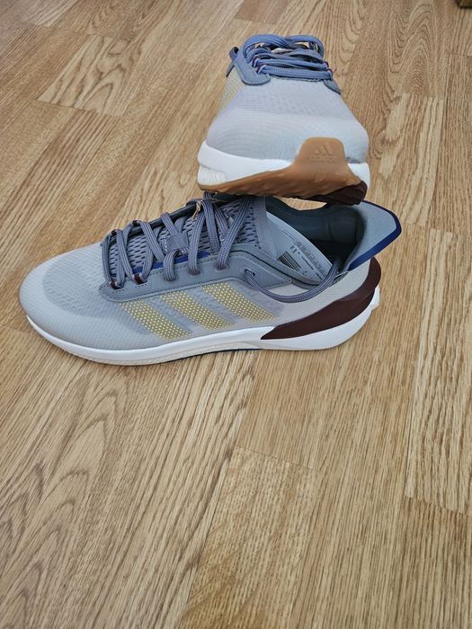 Маратонки Adidas 43.1/3