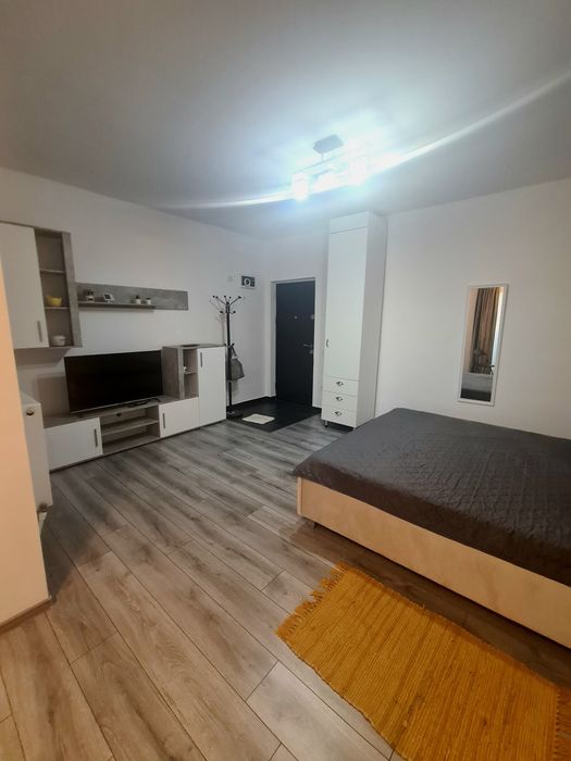 Închiriez  garsonieră