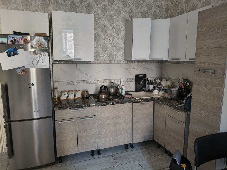 Продам кухонный уголок с холодильником