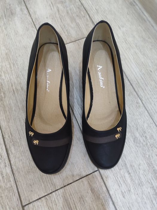 Продам туфли женские новые