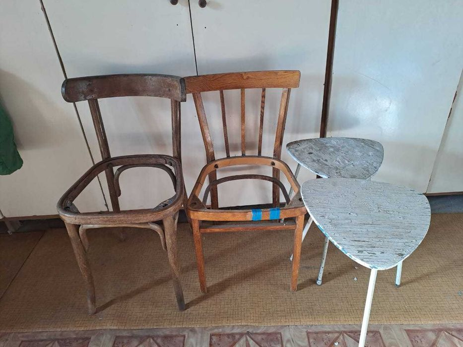 Стулья  советского производства  ,кресла , шкаф и другое