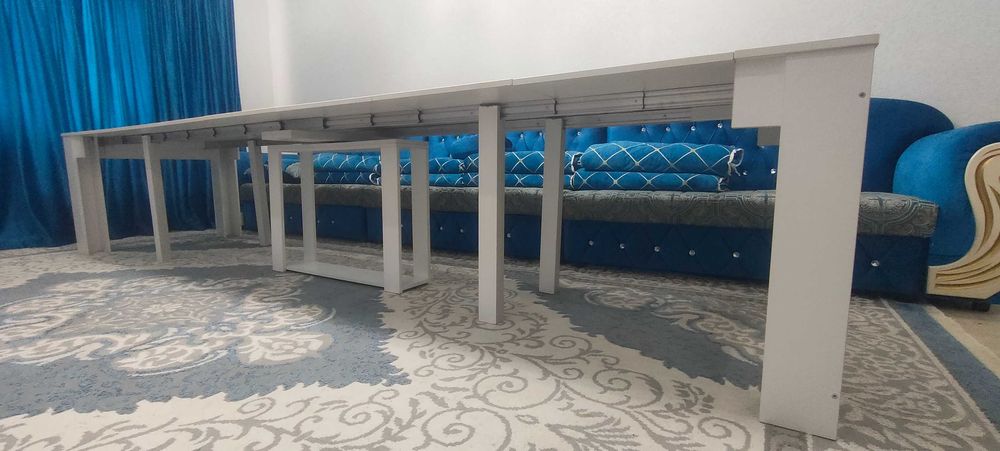 Мебель для гостиной, стол