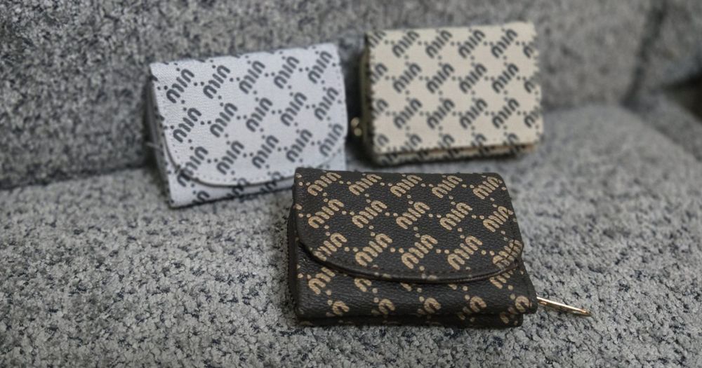 Guess, LV портмонета и клъч, калъф за документи