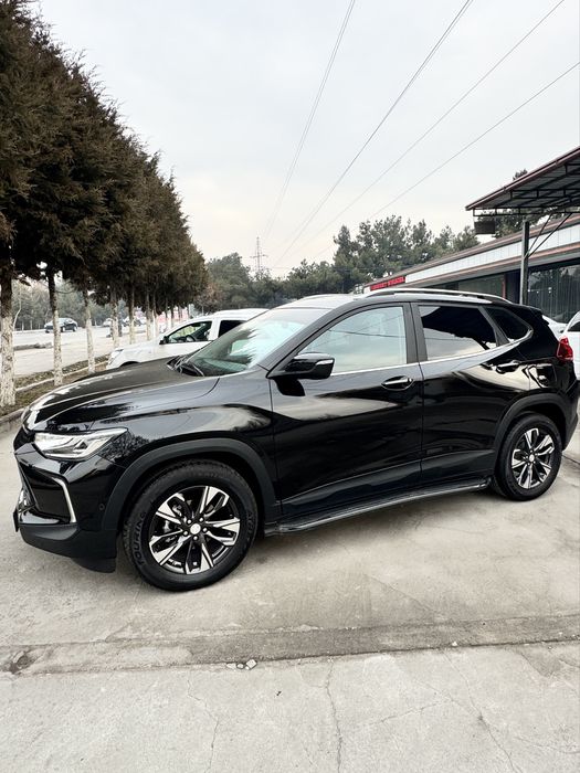 Chevrolet Tracker 2023, 47 000 km, propan, qora, 16 000$
