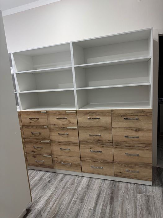 Витрина в отличном состоянии