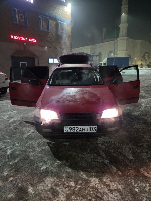 Toyota KarinaE. универсал 1995г