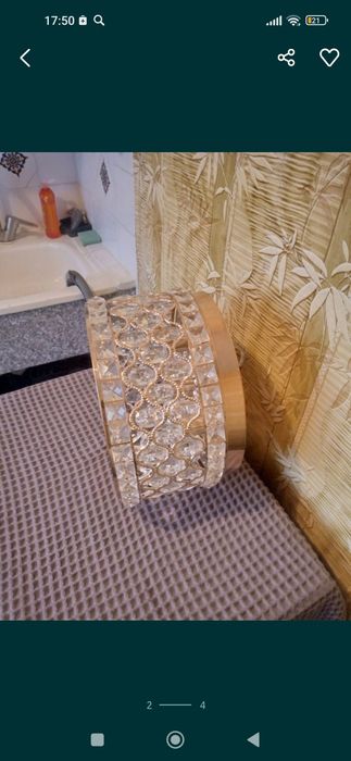 Красивая люстра.