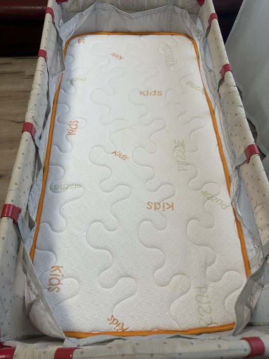 Patut pliabil pentru bebelusi.