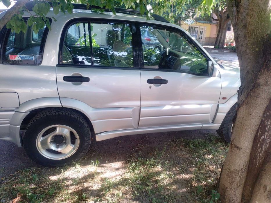 Suzuki Grand Vitara 2.5 V6