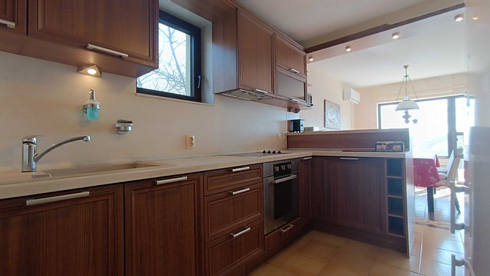 Продава се Къща в Варна, Център - 232 кв.м за 1187 €/кв.м - Снимка #7