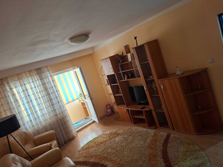 Inchiriez apartament,3 camere,zona inel 1,sens giratoriu eden,cu loc de parcare