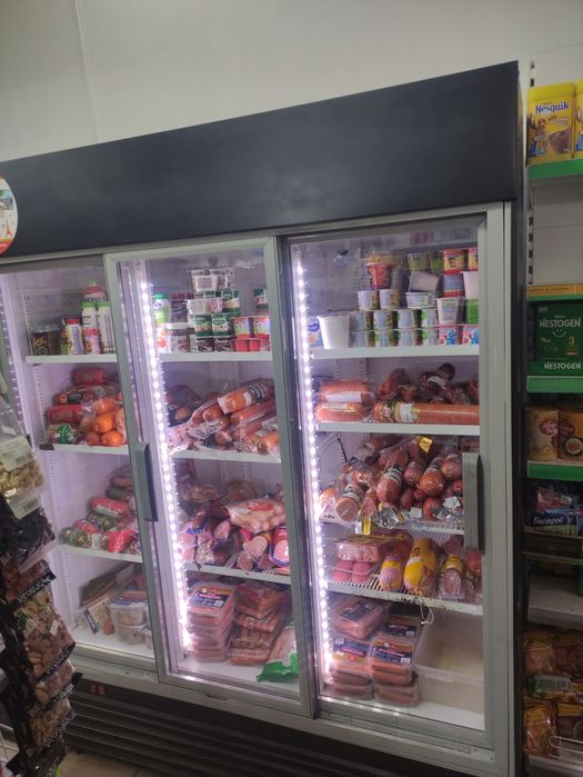 Витринный холодильник