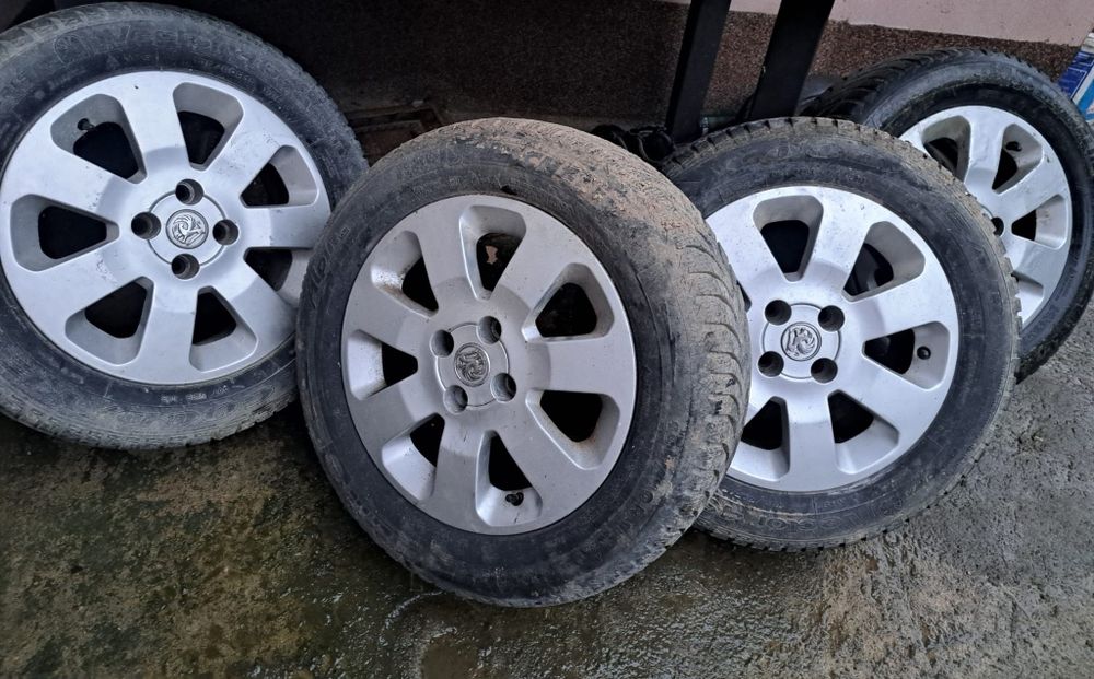 Vând jante 195/60R15