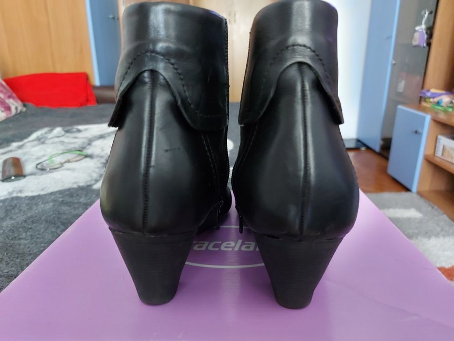 Botine din piele