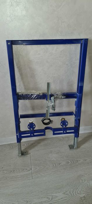 Продаётся бидэ (новая)  подвесная на стену .разумный торг уместен..