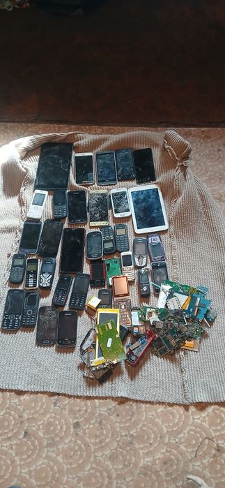 Продам телефоны Б.У.