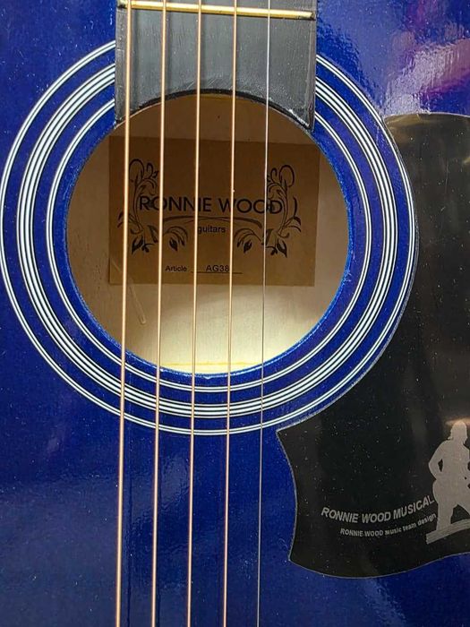 Гитара новая шестиструнная