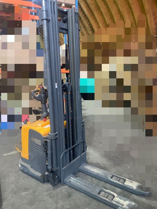 Самоходный штабелер SMARTLIFT (б/у)