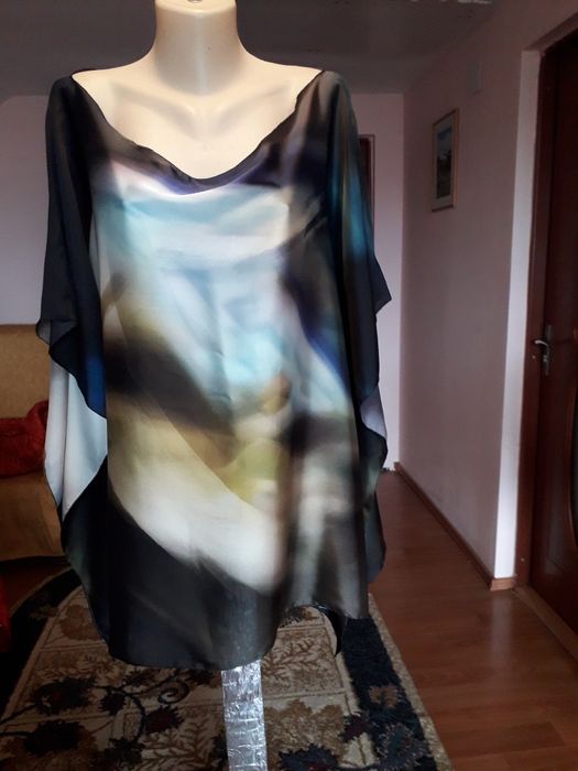 Tunica subtire pentru plajă