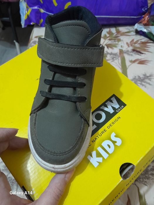 Кроссовки детские, в идеальном состоянии.  29 размер.