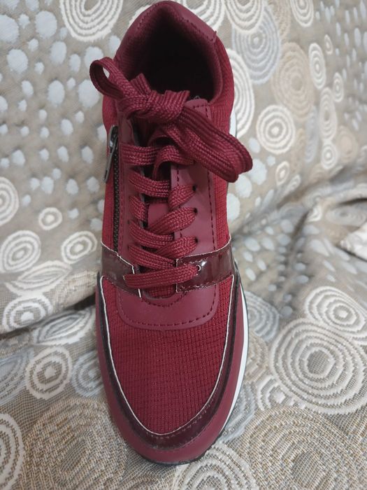 Маратонки  36 номер Неползвани Цвят бордо гр.Благоеград