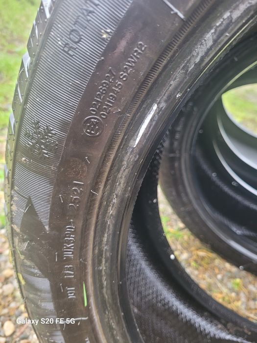 Vând cauciucuri de iarna.