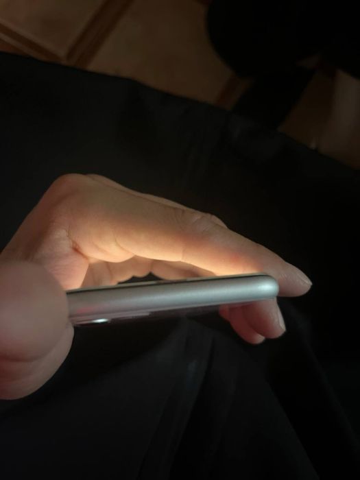 Продам iPhone 11