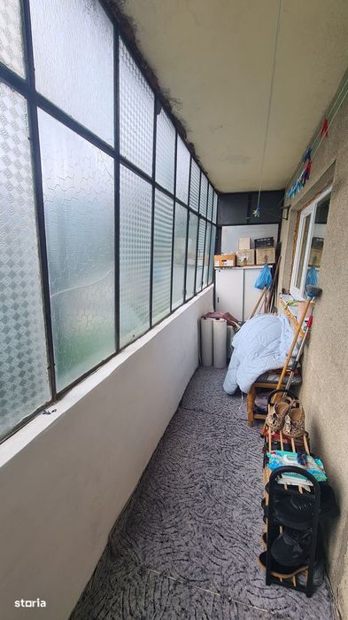 Apartament cu 3 camere de vânzare în Curtea de Argeș.