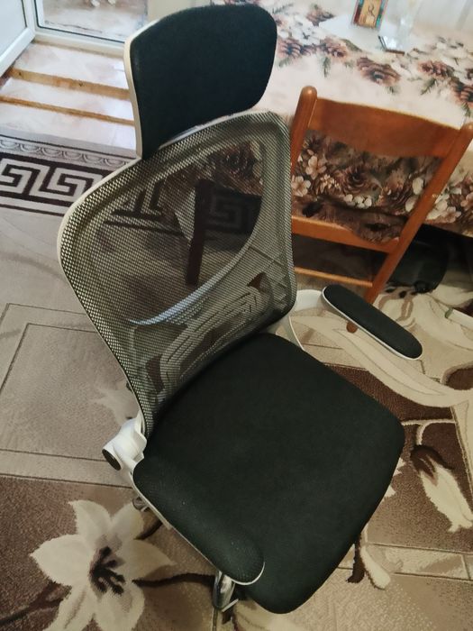 Компьютерное кресло