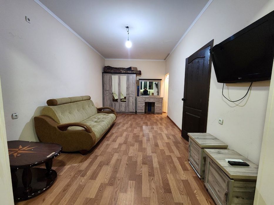 Аренда  ! Юнусабад - 4   1-2/4/4 с обстановкой