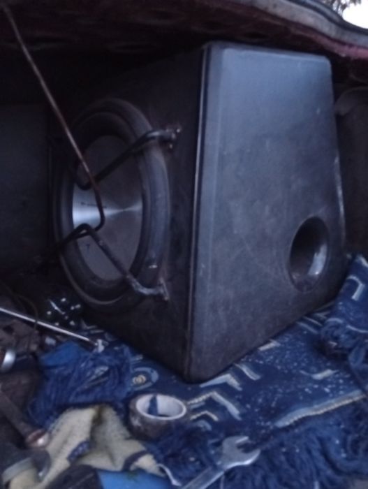 Продам сабвуфер  срочно