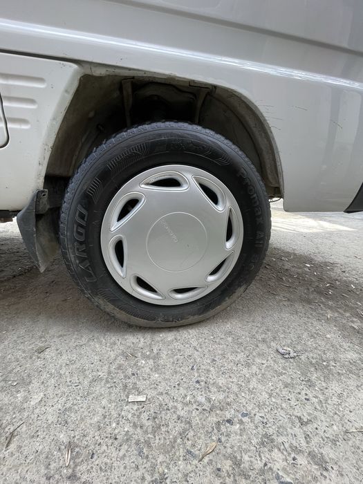 13 diska balon kalpaklari bilan