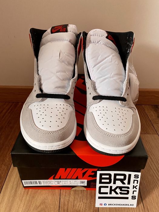 Nike Air Jordan 1 Retro High Smoke Grey