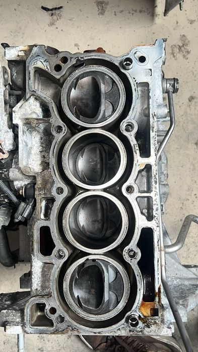 Bloc motor ambielat vibrochen si pistoane 1.2TCE H5F Nissan Juke Dacia Duster Lodgy Dokker Renault Megane IV