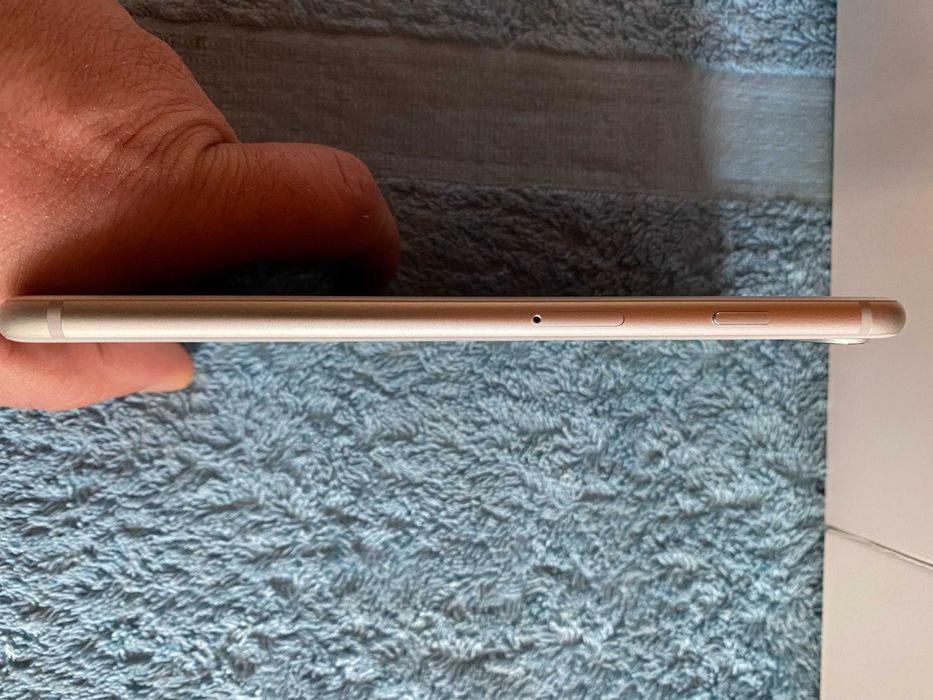 Iphone 8 Plus,Silver,64GB,90% капацитет на батерията