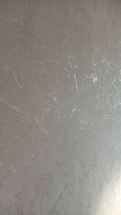 Поклейка обоев и галтелей