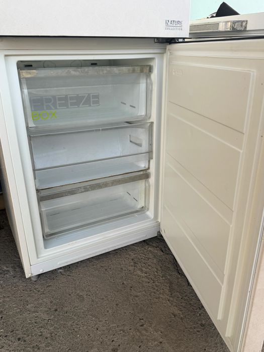 Двухкамерный холодильник