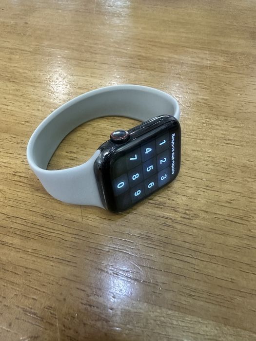 Apple Watch 4 44mm Стальные