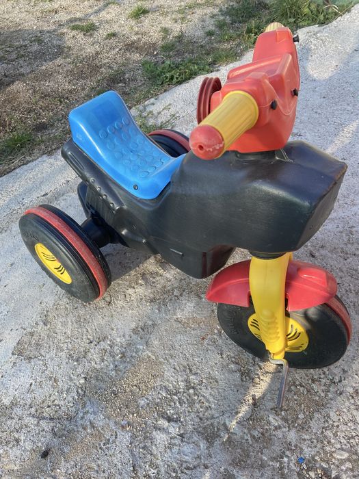 Детска триколка за малко дете