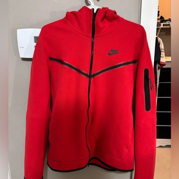 Tech fleece red 5000