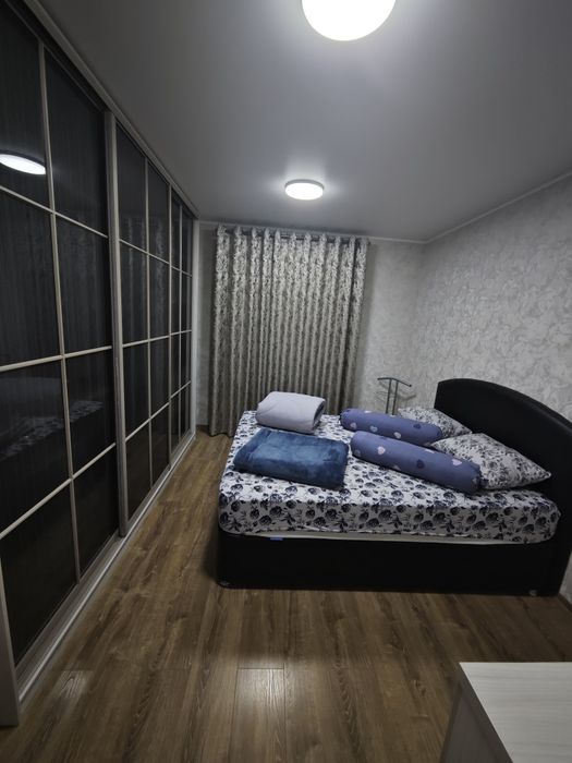 продается 3-комнатная ,второй этаж .