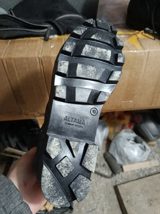 Продам берцы и туфли