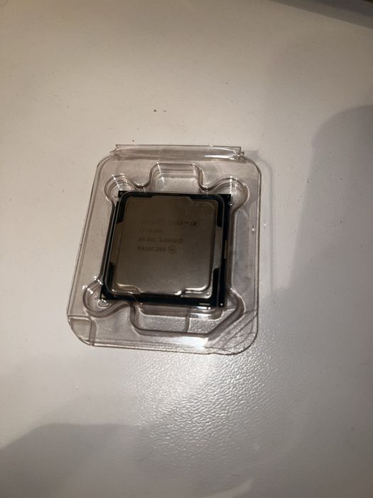 Продам процессор intel i3-8100 oem