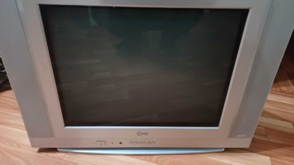 Телевизор LG FLETRON