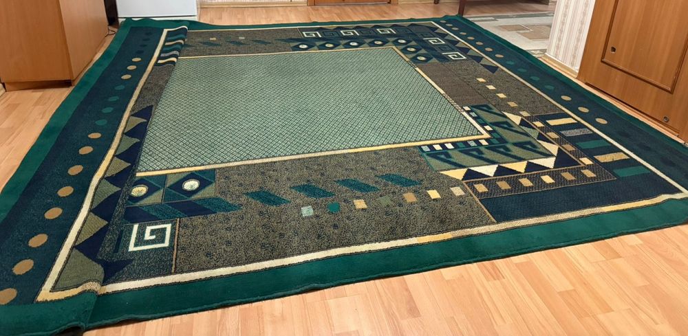 Продам ковер б/у