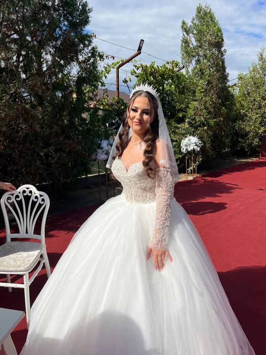 Rochie de mireasă + voal + cerc mare (9 cercuri)