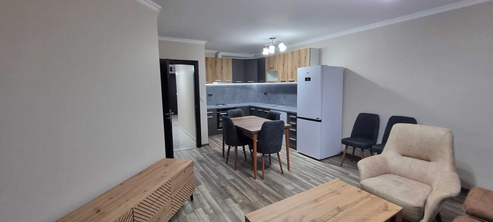 Дава се под наем Тристаен апартамент в Разград, Освобождение - 83 кв.м за 612 € - Снимка #2