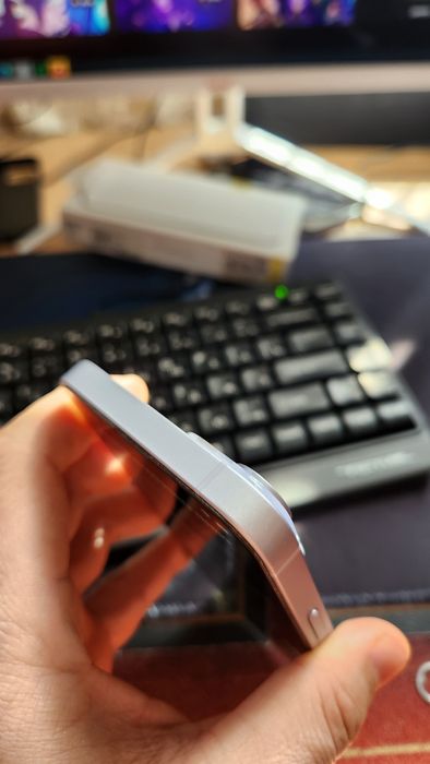 Iphone 14  в идиальном состоянии.